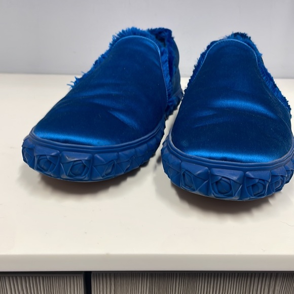 STUART WEITZMAN. UNISEX Loafers. Satin blue. Mens 8.5. Womans 11 Authentic - Picture 7 of 9